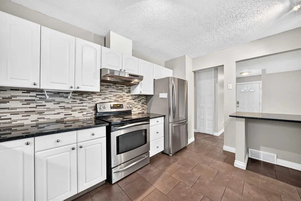 512 Malvern Drive NE, Calgary — photo 5 of 50