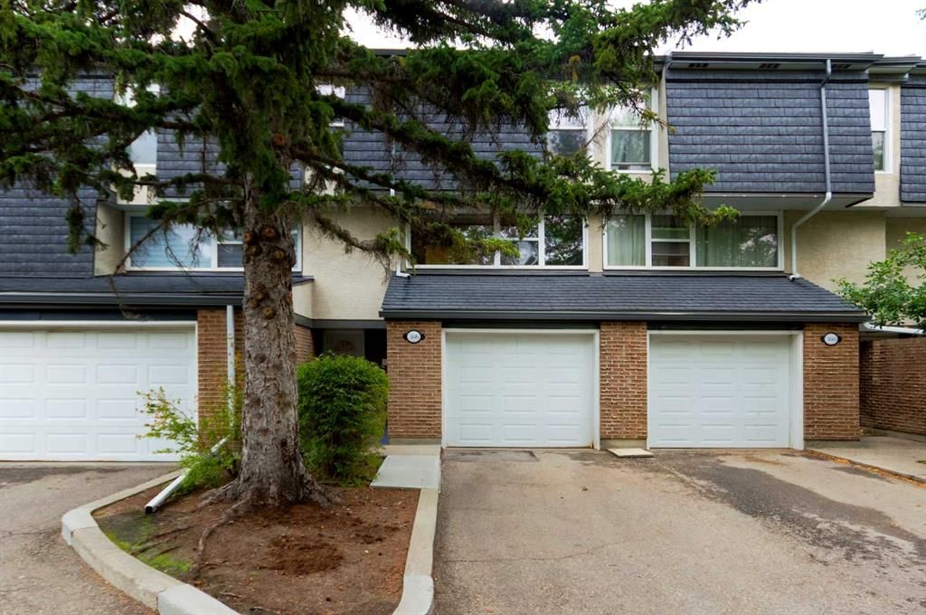 386 Brae Glen Crescent SW, Calgary — main listing photo