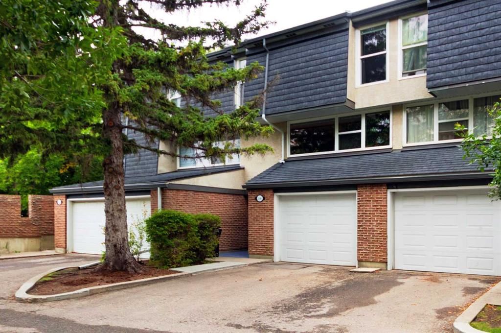 386 Brae Glen Crescent SW, Calgary — photo 2 of 40