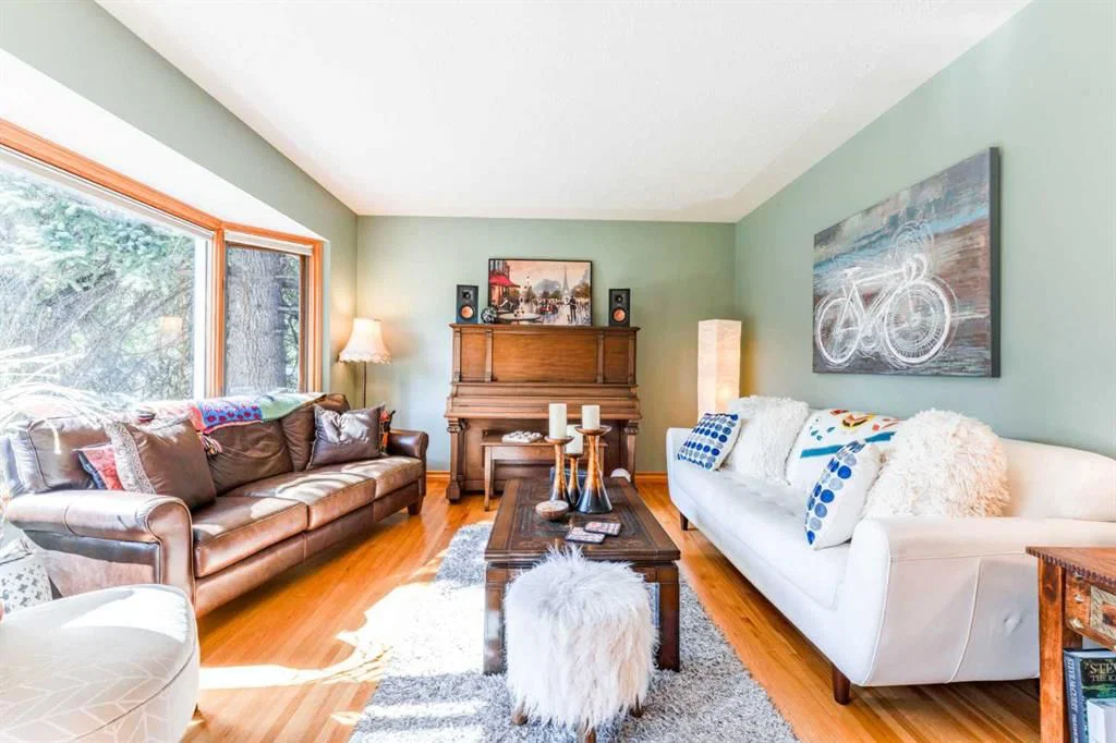 52 Windermere Road SW, Calgary — photo 3 of 49