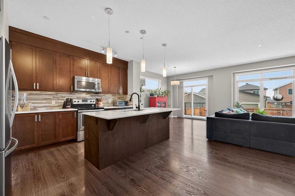 15 Fireside Crescent, Cochrane — photo 5 of 46