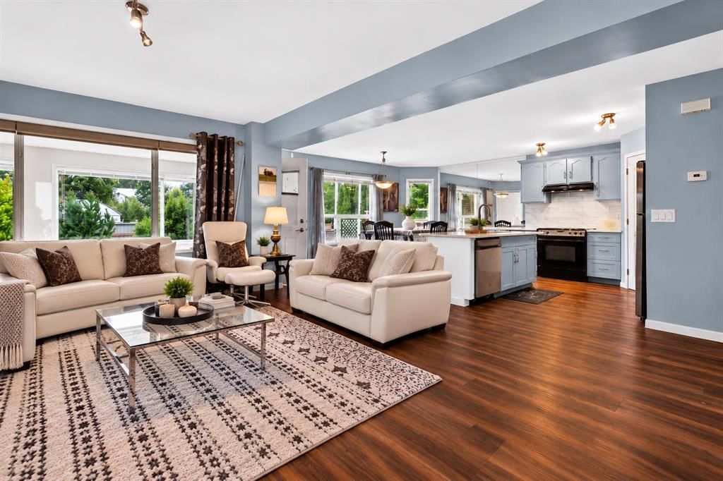 67 Douglas Ridge View SE, Calgary — photo 5 of 41