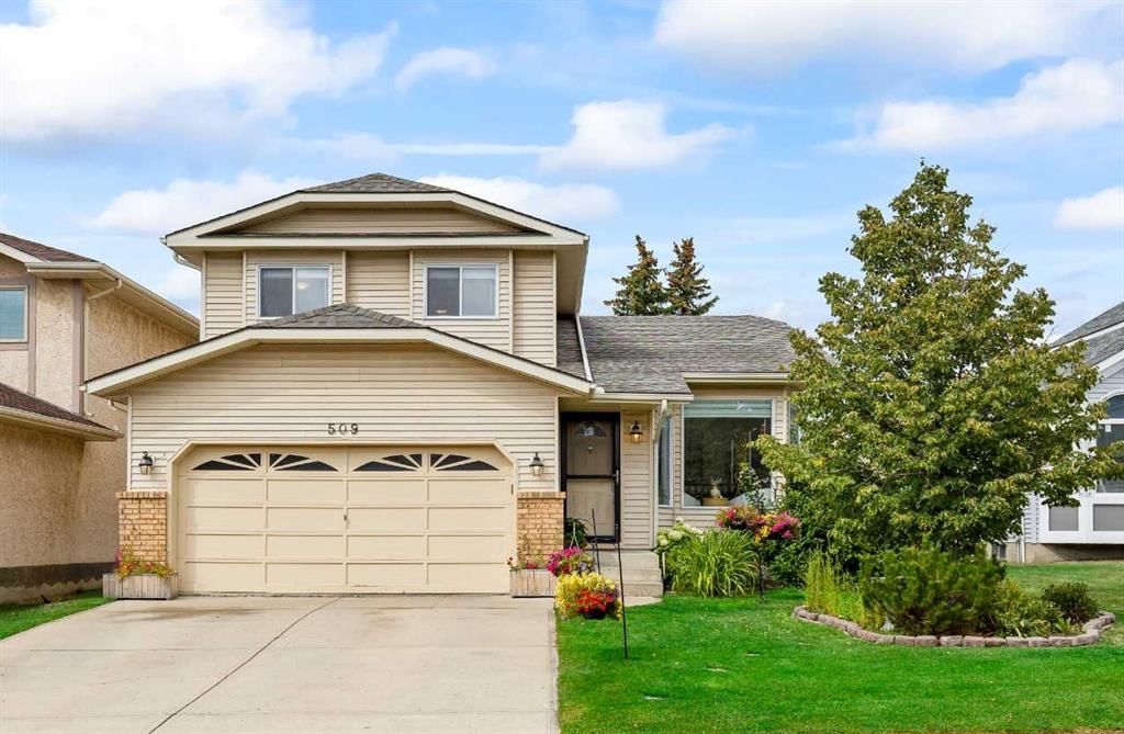 509 Hawkhill Place NW, Calgary — main listing photo