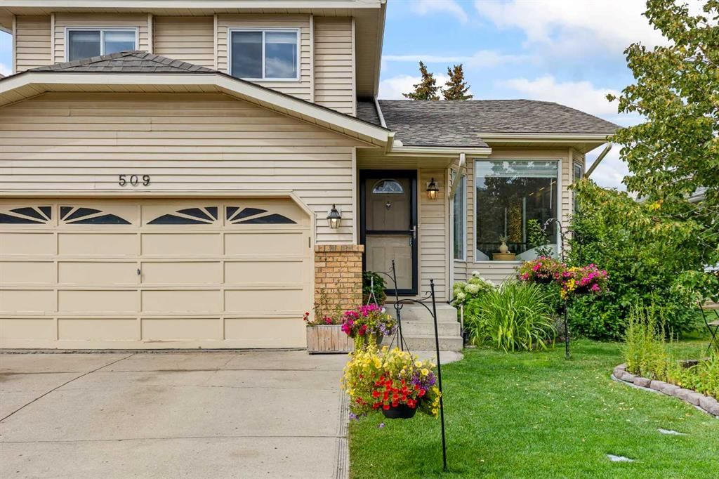509 Hawkhill Place NW, Calgary — photo 2 of 45