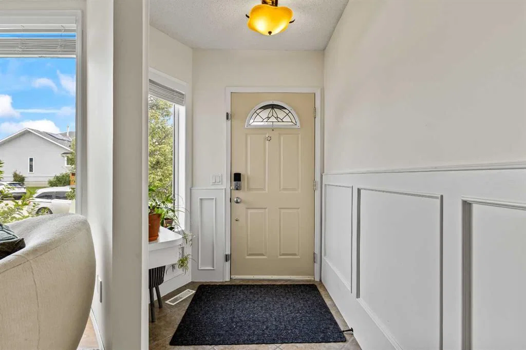 509 Hawkhill Place NW, Calgary — photo 3 of 45
