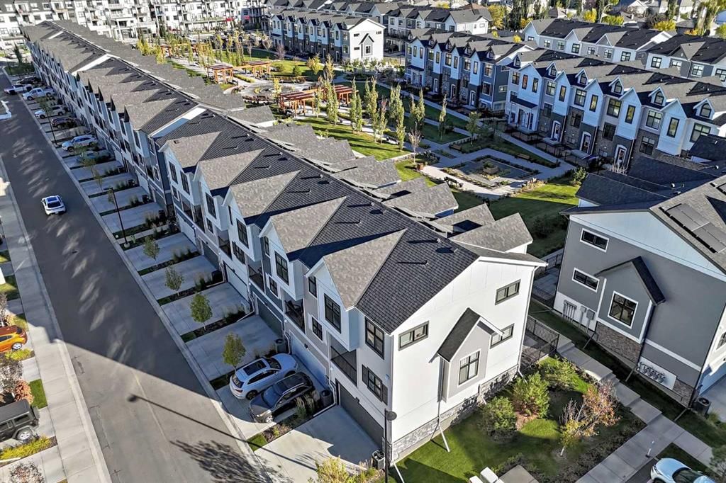 158 Les Jardins Park SE, Calgary — photo 3 of 24