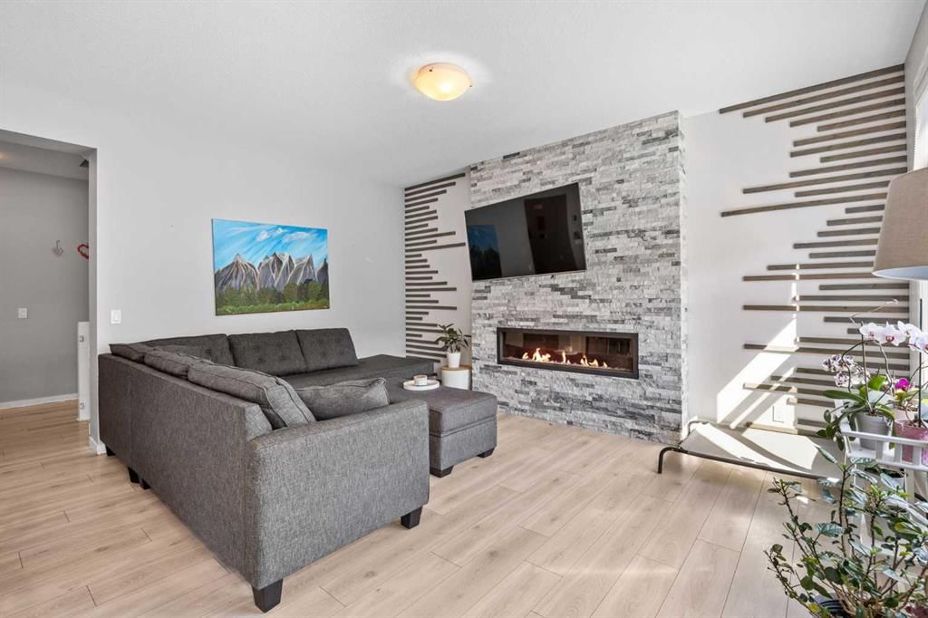 38 Seton Manor SE, Calgary — photo 5 of 27