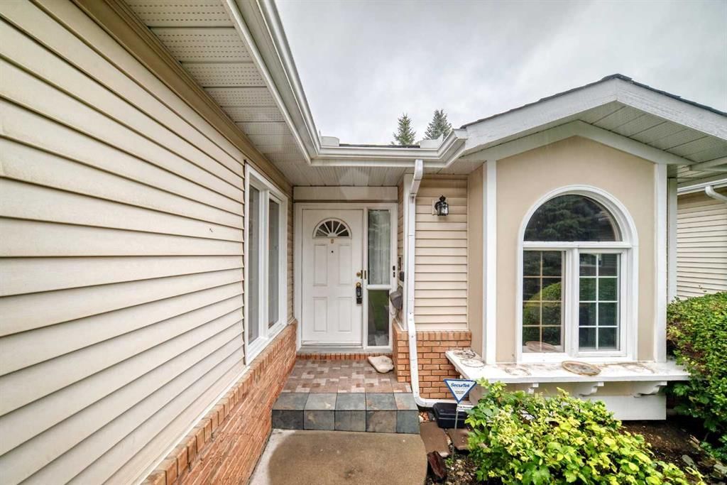 1030 Shawnee Road SW, Calgary — photo 2 of 49