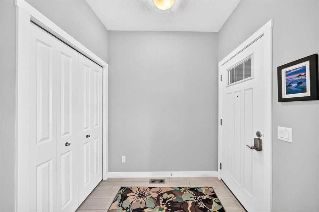 1213 Midpark Lane SW, Airdrie — photo 4 of 50