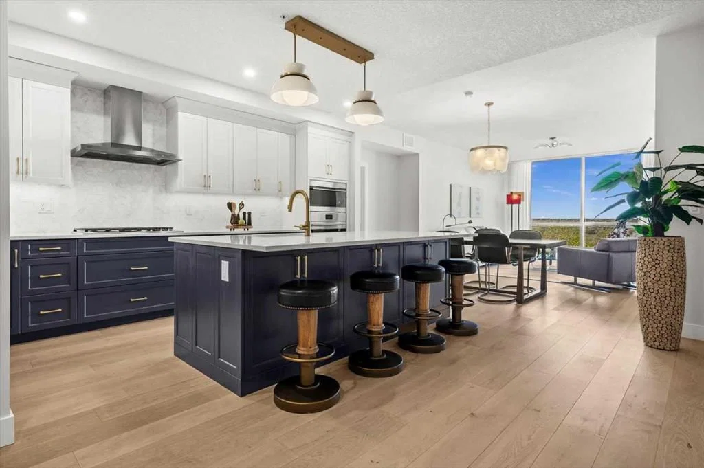 209, 15 Cougar Ridge Landing SW, Calgary — main listing photo