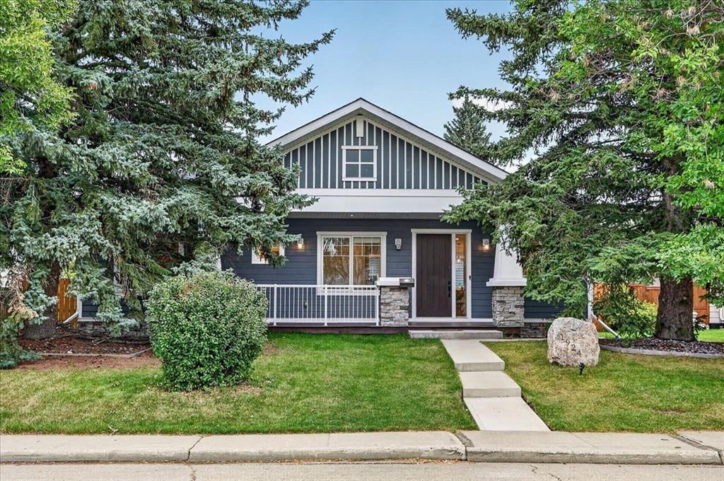 1924 Glenmount Drive SW, Calgary — main listing photo