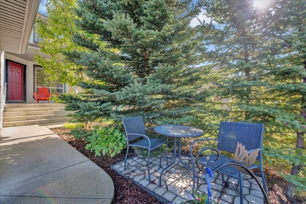 50 Springbank Crescent SW, Calgary — photo 3 of 49
