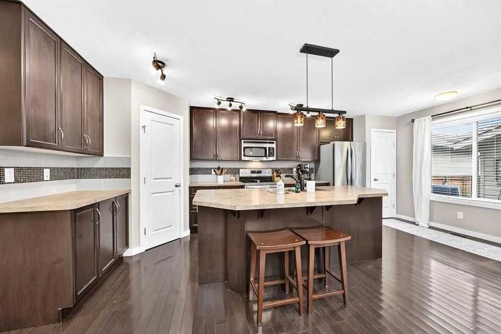 14 Walden Road SE, Calgary — photo 5 of 38