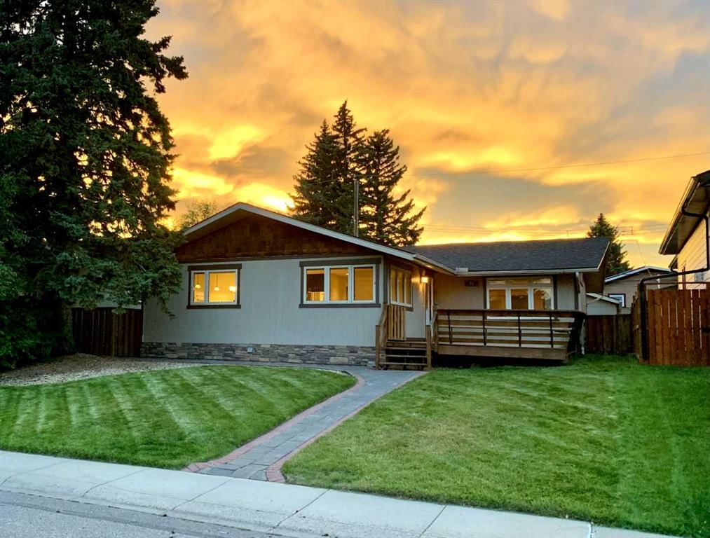 23 Brown Crescent NW, Calgary — main listing photo