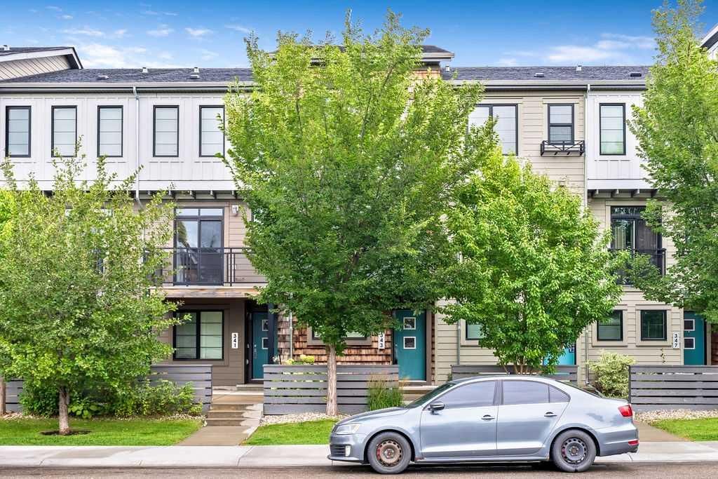 343 Walden Drive SE, Calgary — photo 5 of 33