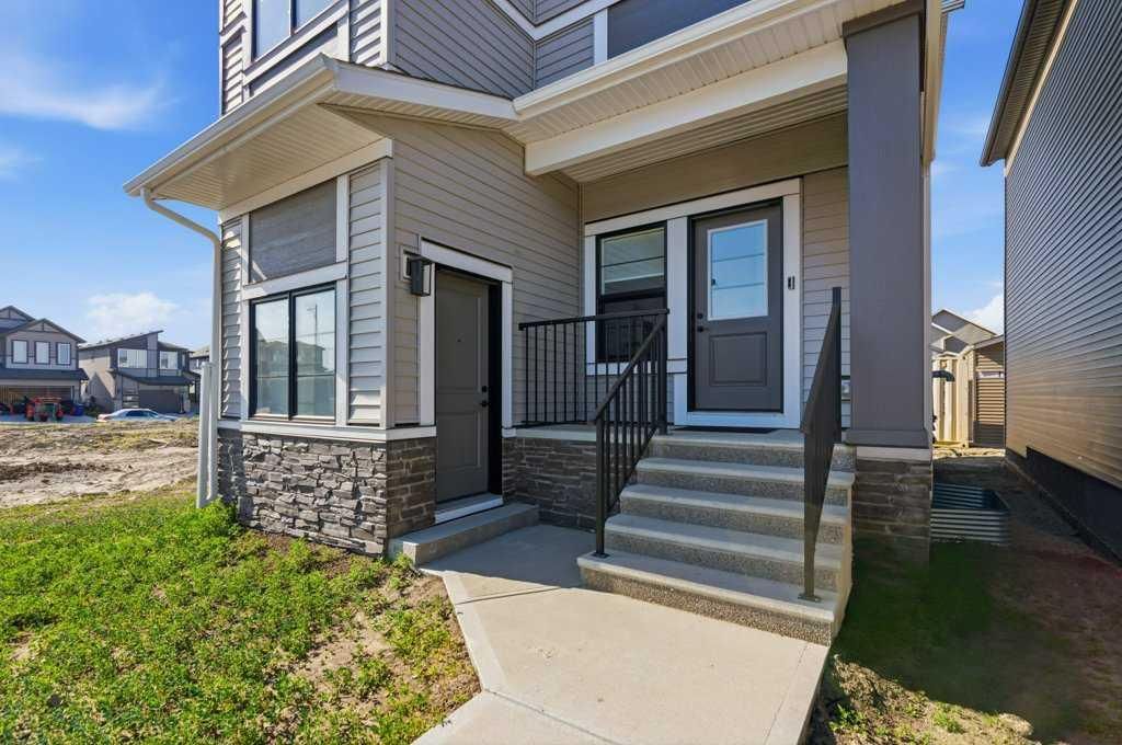 18 Chinook Winds Court SW, Airdrie — photo 3 of 45