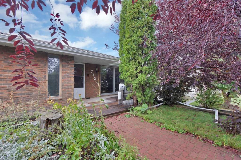 732 Sabrina Road SW, Calgary — photo 4 of 15