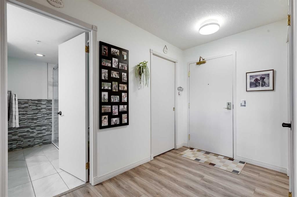 245, 6868 Sierra Morena Boulevard SW, Calgary — photo 5 of 45