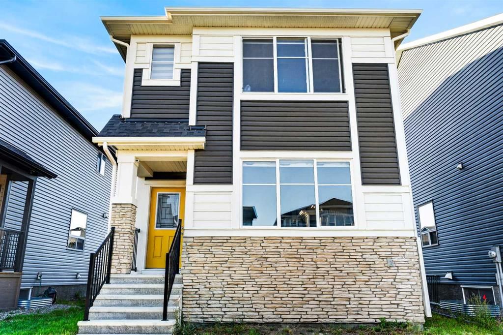 840 Midtown Drive SW, Airdrie — photo 2 of 38