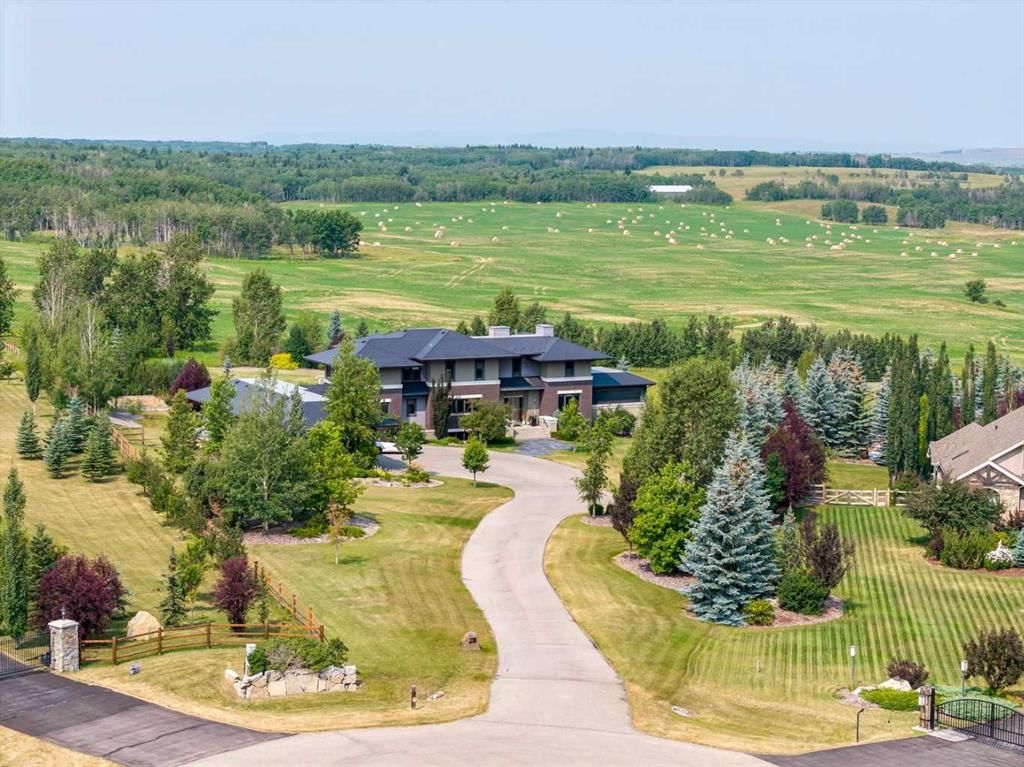 218 Grizzly Rise, Rural Rocky View County — main listing photo