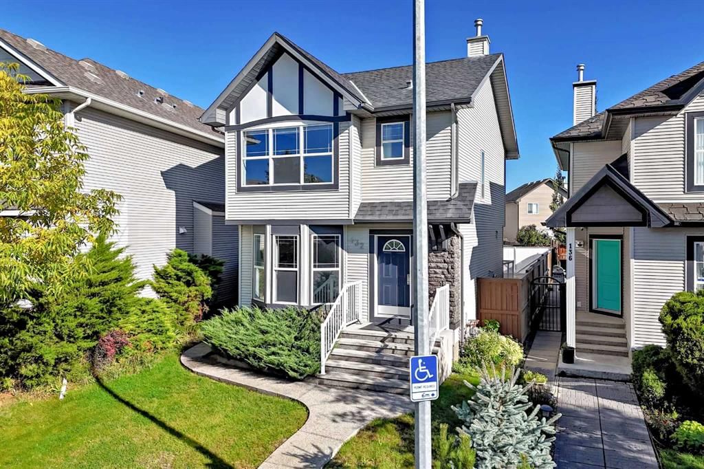 132 Cranberry Lane SE, Calgary — photo 2 of 45