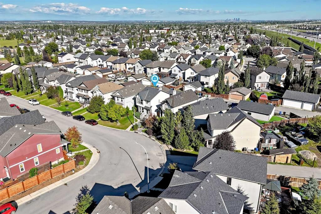 132 Cranberry Lane SE, Calgary — photo 4 of 45