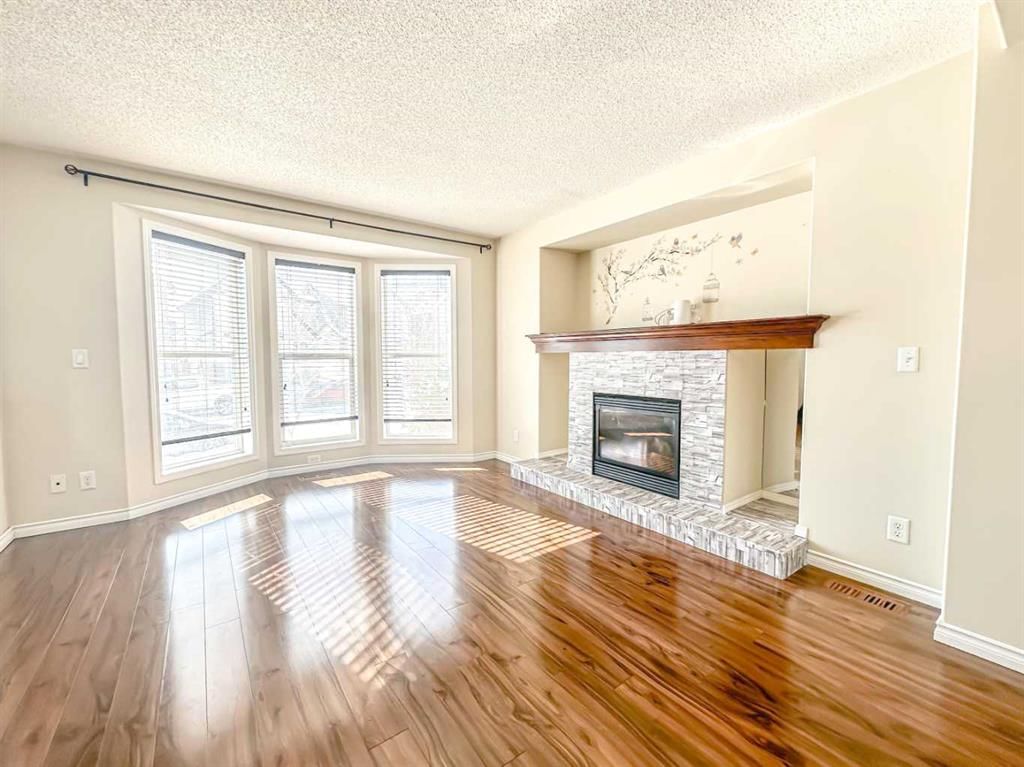 132 Cranberry Lane SE, Calgary — photo 5 of 45