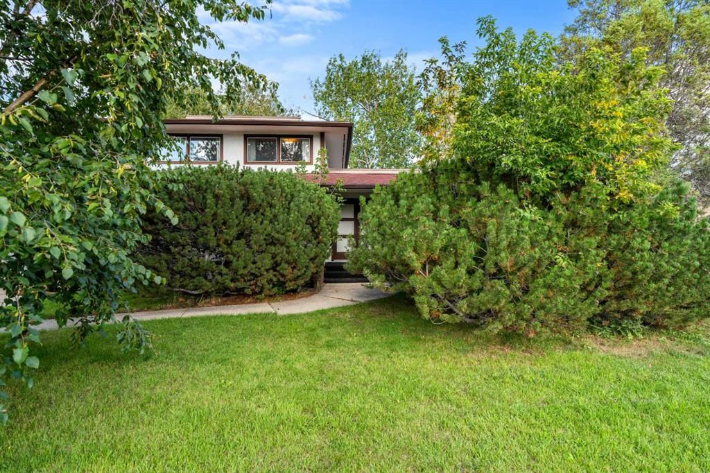 24 Mapleglade Close SE, Calgary — main listing photo
