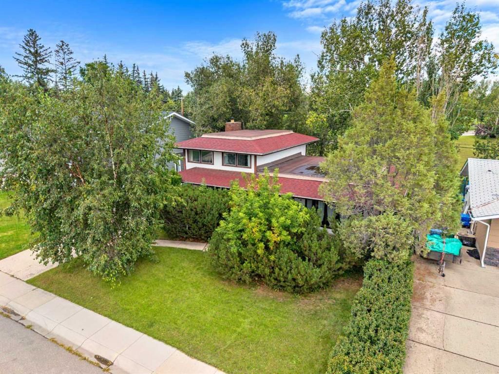 24 Mapleglade Close SE, Calgary — photo 2 of 42