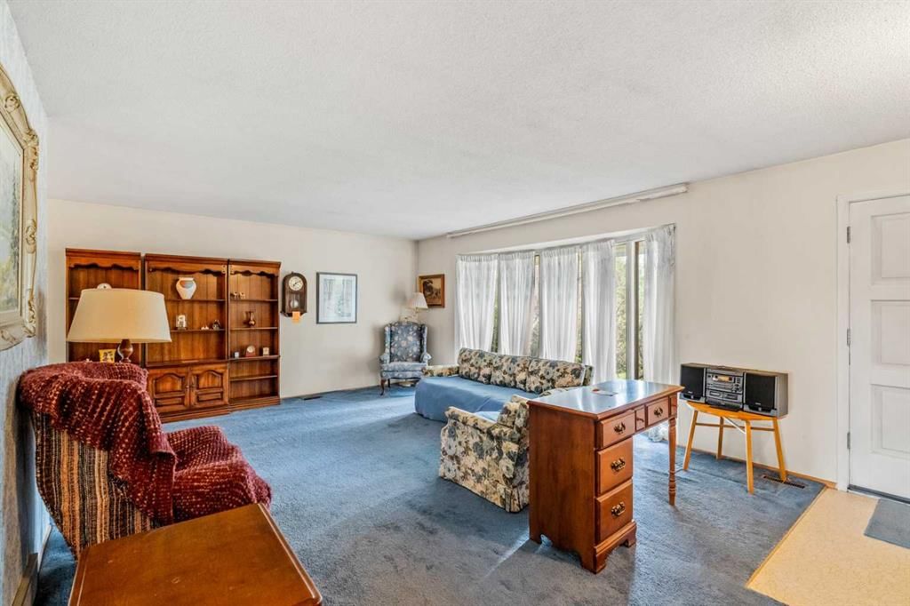 24 Mapleglade Close SE, Calgary — photo 3 of 42