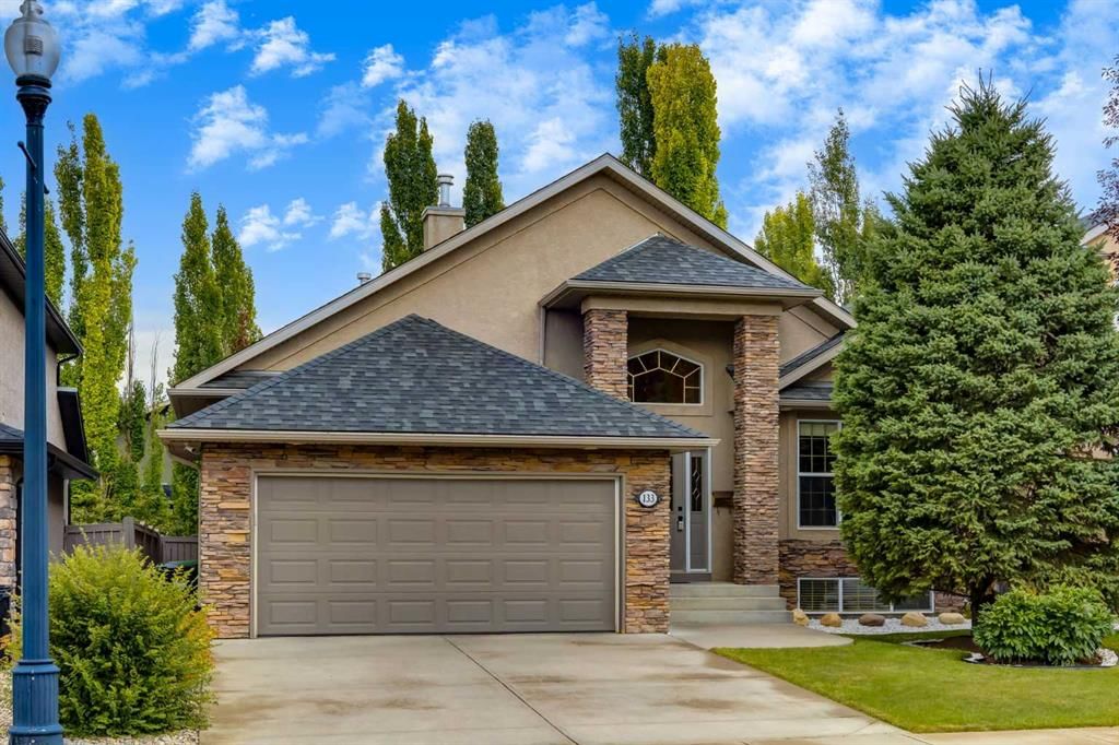 133 Strathlea Court SW, Calgary — photo 2 of 43
