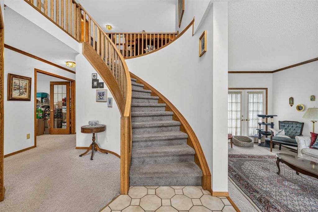 232 Hawkview Manor Circle NW, Calgary — photo 3 of 50
