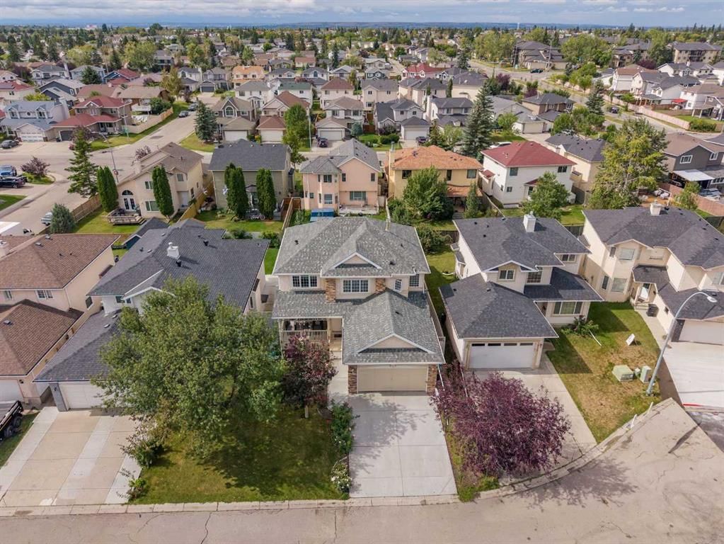 212 Coral Keys Green NE, Calgary — photo 3 of 50
