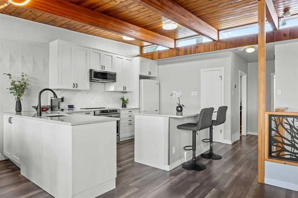 3910 12 Avenue SW, Calgary — main listing photo