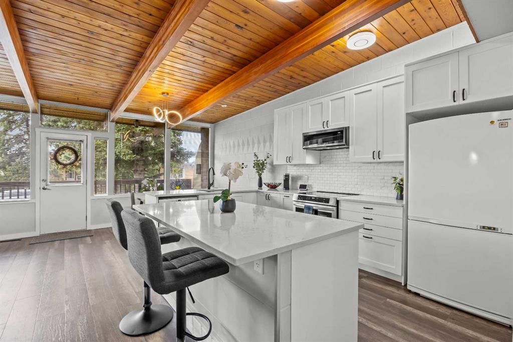 3910 12 Avenue SW, Calgary — photo 3 of 48