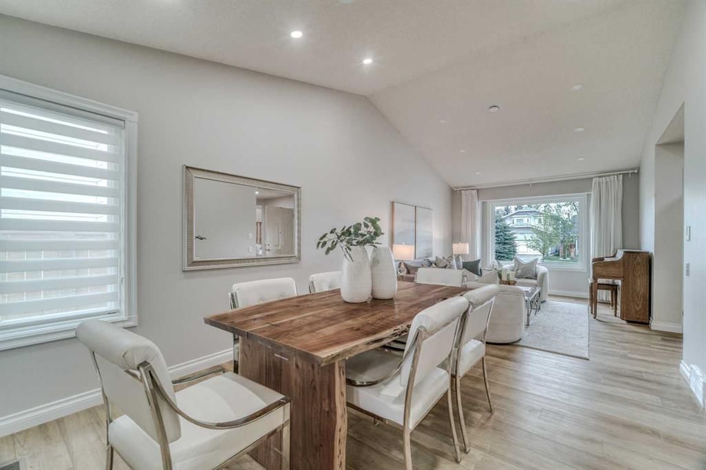 8286 Edgebrook Drive NW, Calgary — photo 3 of 40