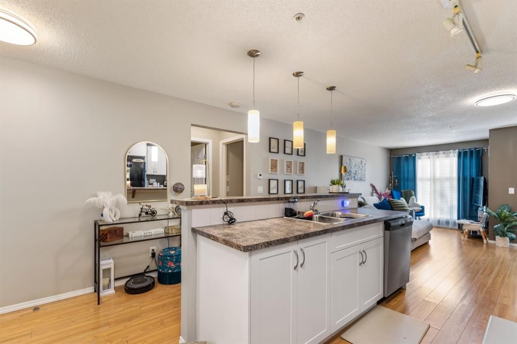 2106, 700 Willowbrook Road NW, Airdrie — photo 5 of 33