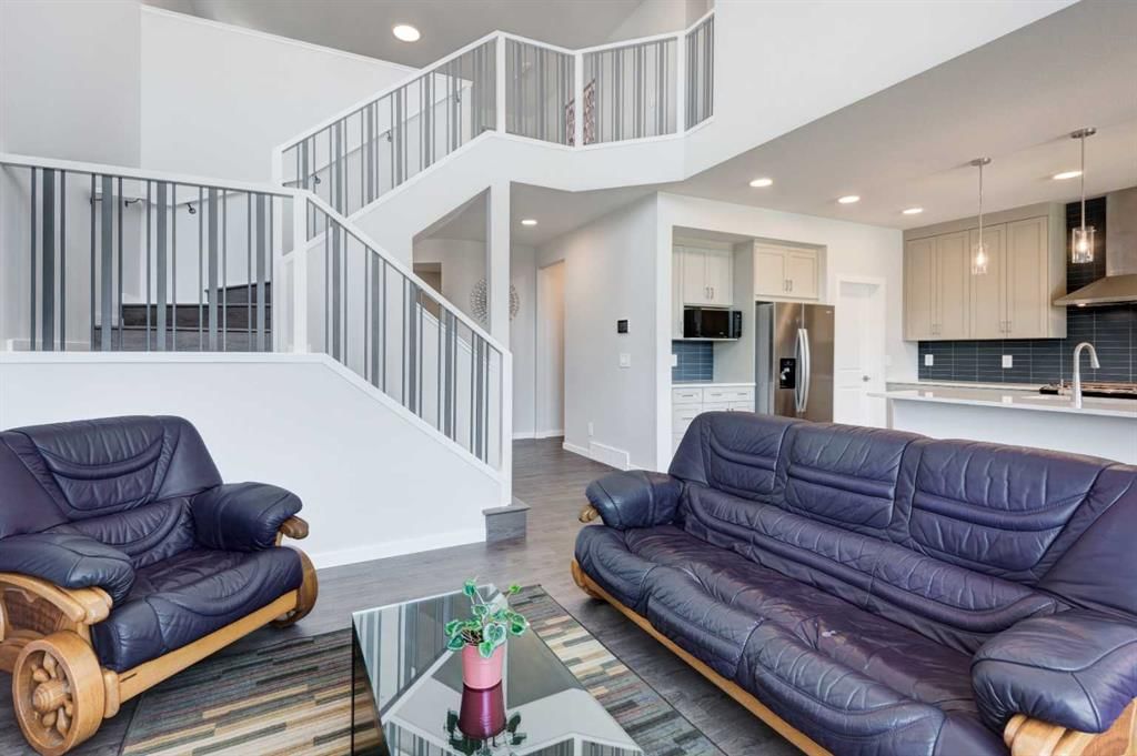 40 Verity Place SW, Calgary — photo 4 of 45