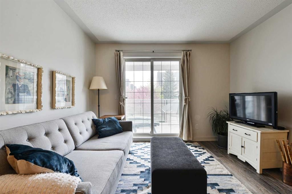 228, 2233 34 Avenue SW, Calgary — photo 3 of 28