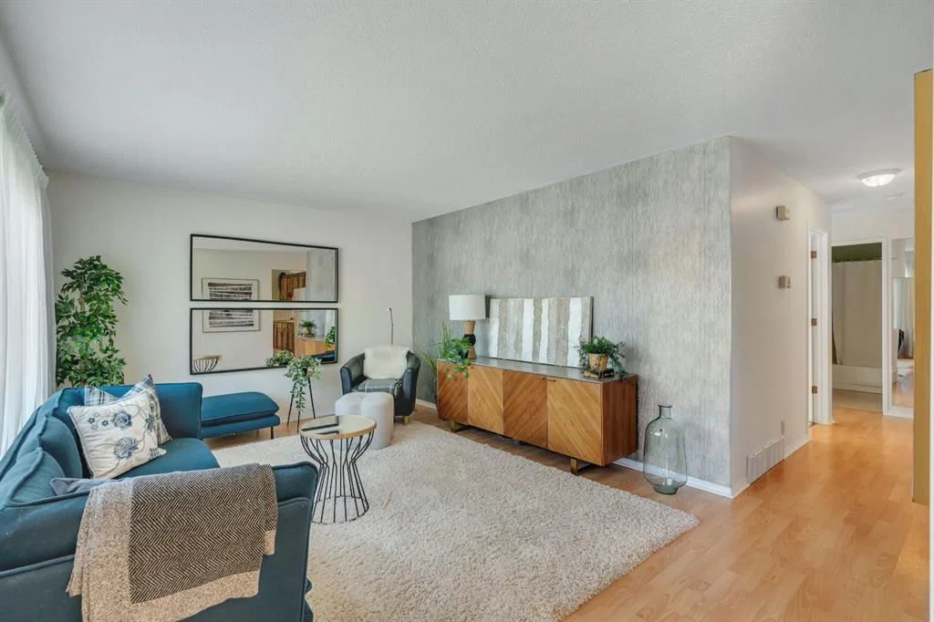 127 Falshire Way NE, Calgary — photo 3 of 39