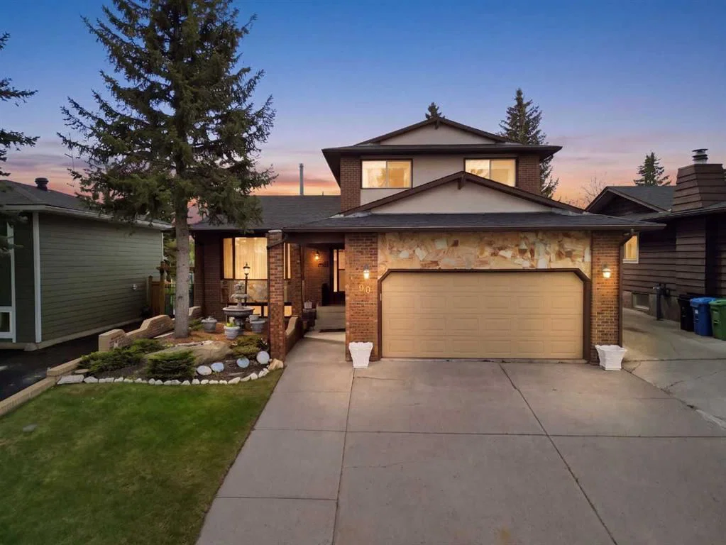 480 Berkley Crescent NW, Calgary — main listing photo