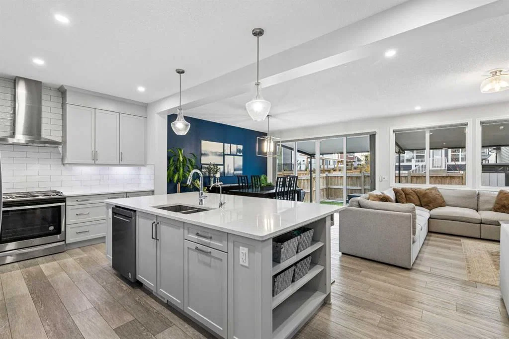 329 Magnolia Heath SE, Calgary — photo 4 of 50