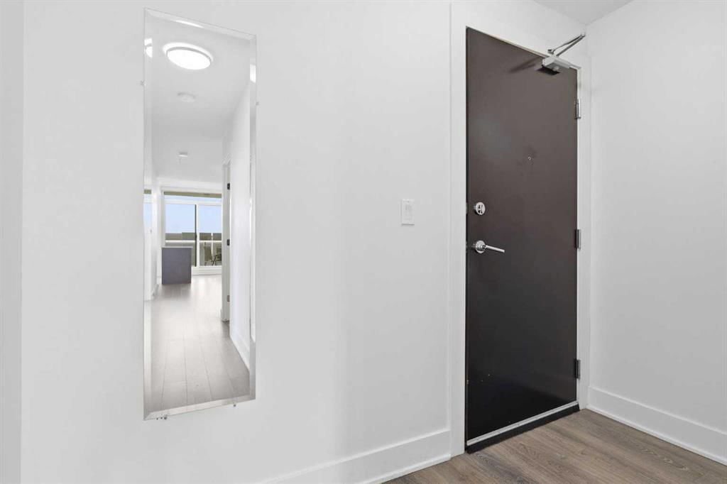 1301, 550 Riverfront Avenue SE, Calgary — photo 3 of 50