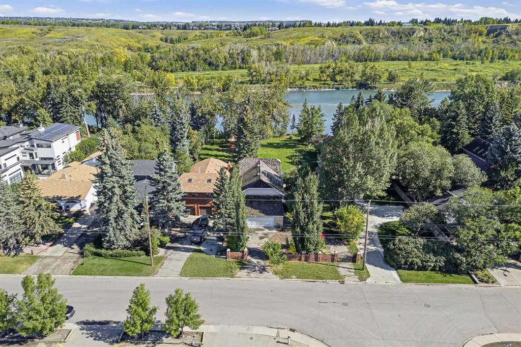 6406 Bow Crescent NW, Calgary — photo 2 of 46