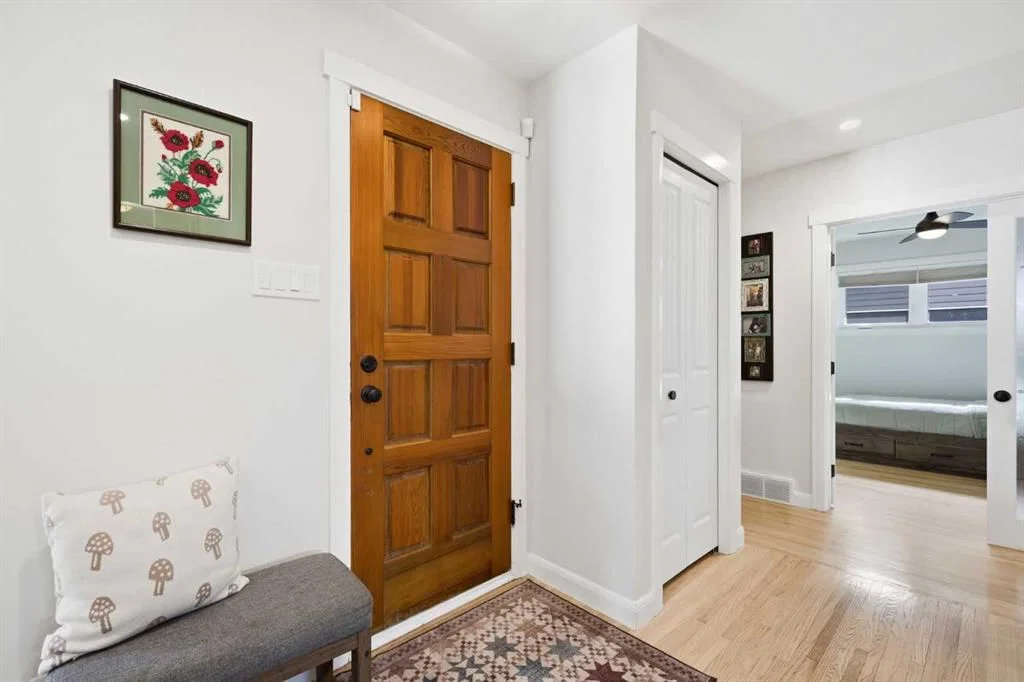 23 Winslow Crescent SW, Calgary — photo 5 of 50