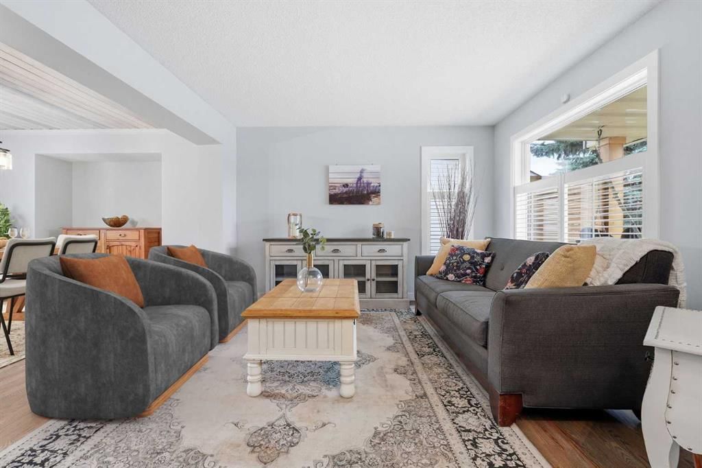 76 Douglas Park Boulevard SE, Calgary — photo 4 of 49