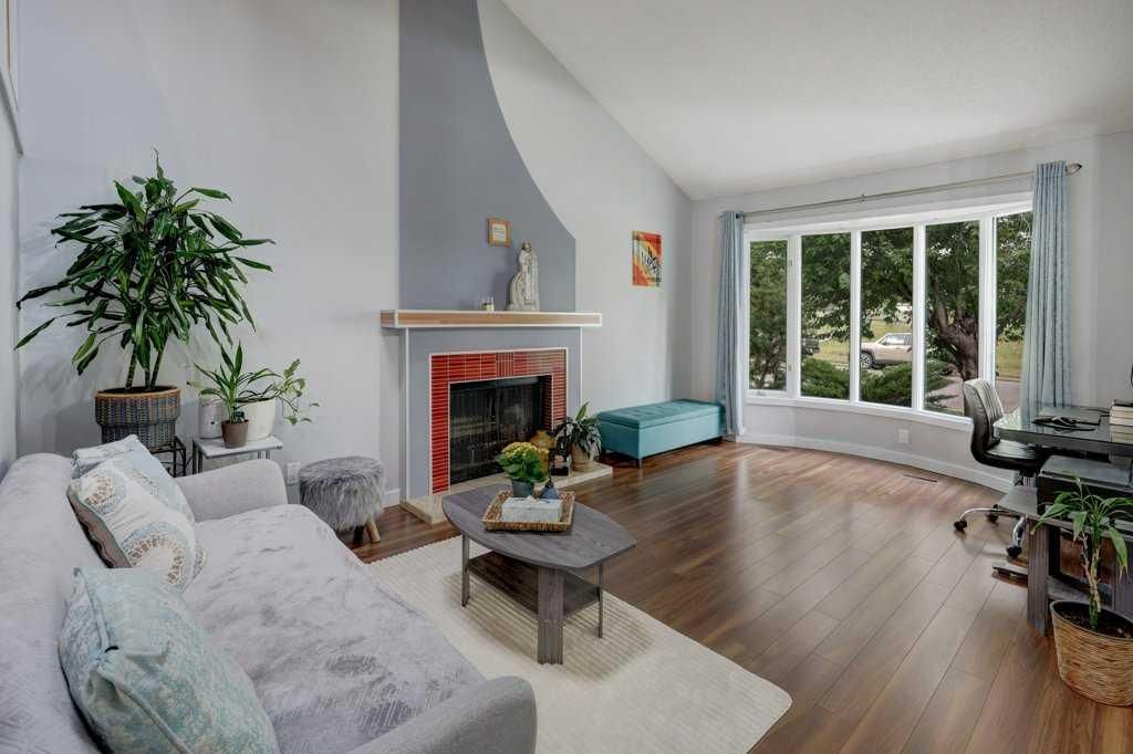 76 Templemont Circle NE, Calgary — photo 3 of 35