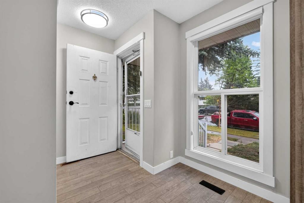 6415 Rundlehorn Drive NE, Calgary — photo 2 of 46