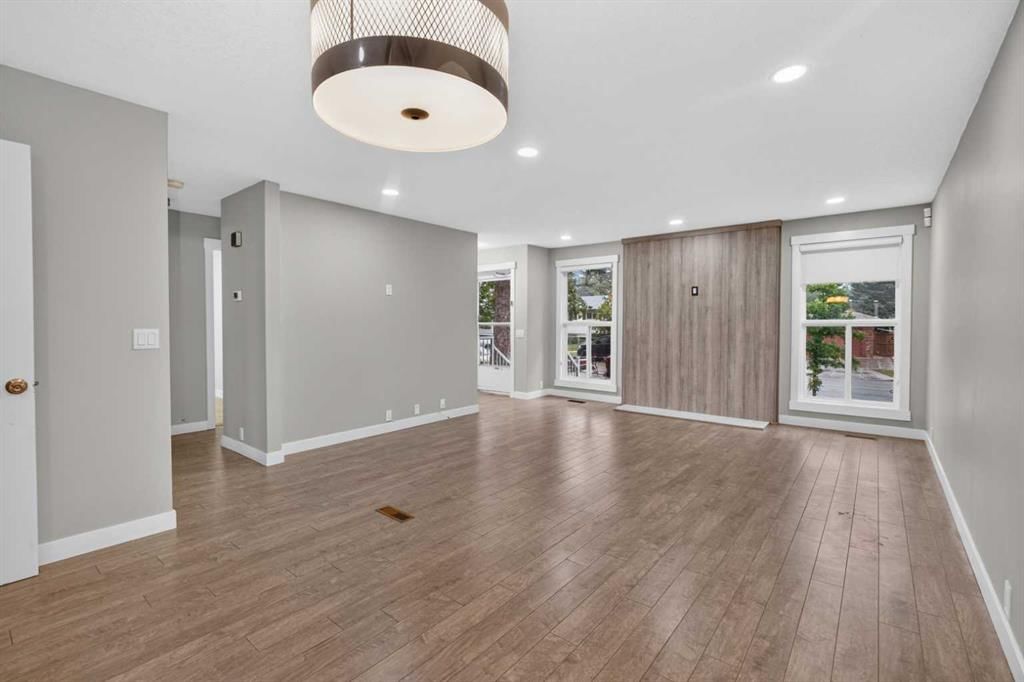 6415 Rundlehorn Drive NE, Calgary — photo 4 of 46