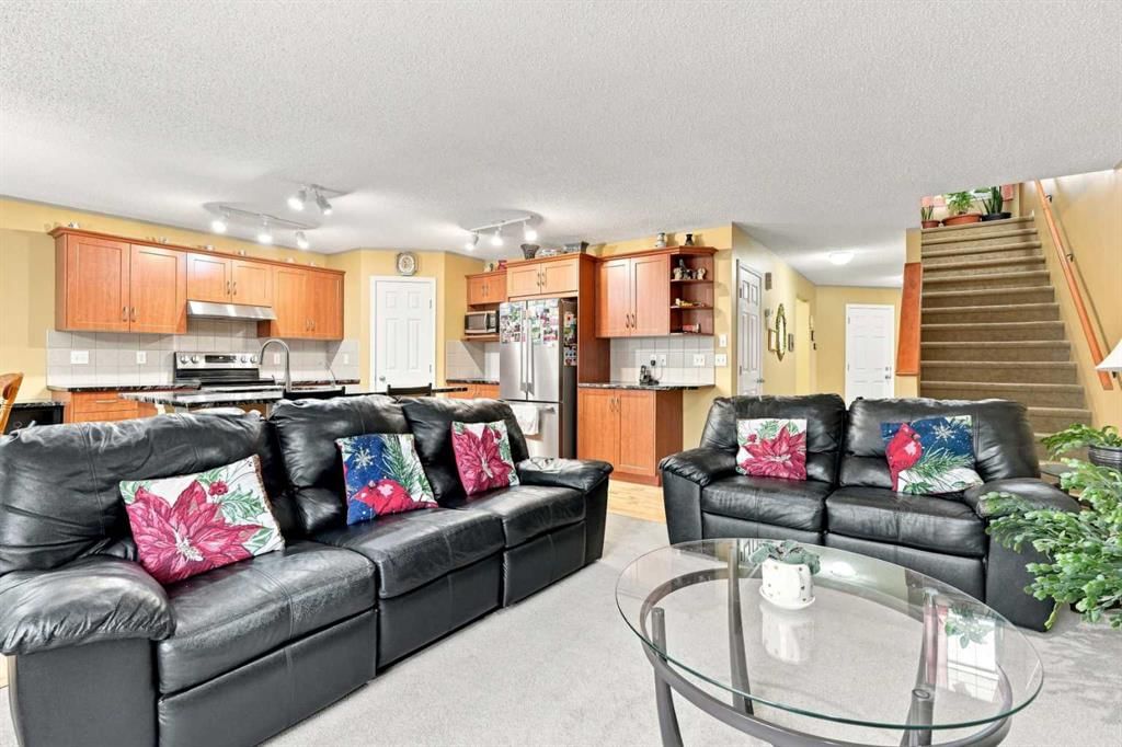 345 Saddlecrest Way NE, Calgary — photo 4 of 50